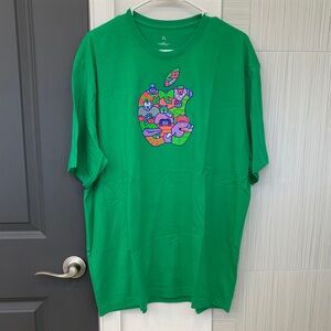 NWOT APPLE/MAC Green Graphic T-Shirt with Colorful Design